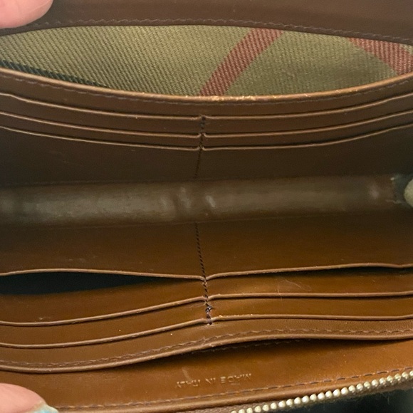 Authentic Burberry big wallet  leather made in Italy8 X 5 fits big 📱w/dust bag - Picture 11 of 12